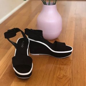Aldo black and White felt platform wedges